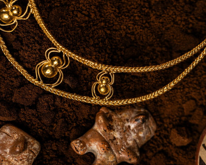 collana Escarabajo della collezione I Precolombiani di Marte Gioielli