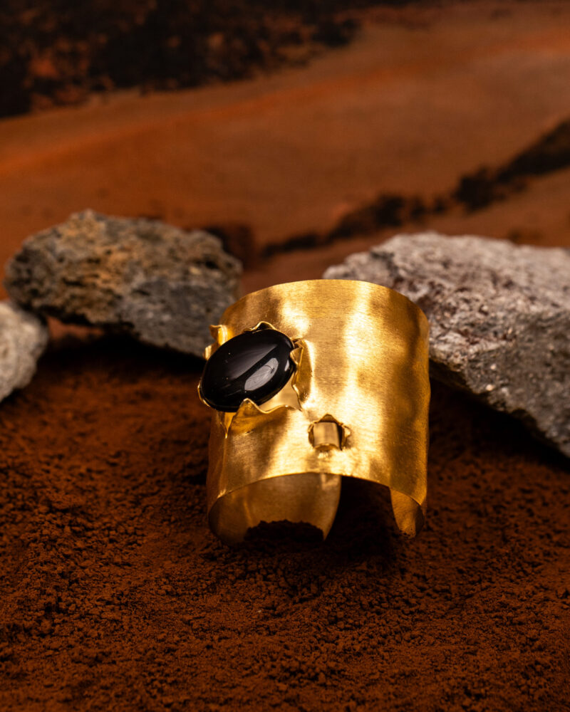 bracciale Vulcano Nero della collezione Design di Marte Gioielli