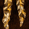 Gli orecchini Calipso della collezione Pazzià di Marte Gioielli sono gioielli artigianali fabbricati in bronzo con copertura oro 24k