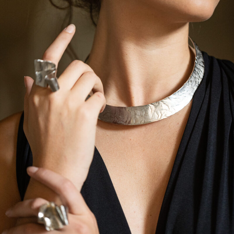 collana Lumen ed orecchini Mater della collezione Luxury Sorella Luna di Marte Gioielli